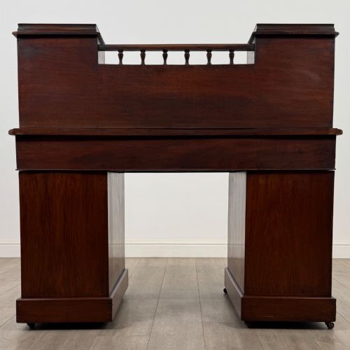 ANTIQUE 19TH CENTURY VICTORIAN DICKENS DESK IN MAHOGANY - ADDITIONAL PHOTO 5