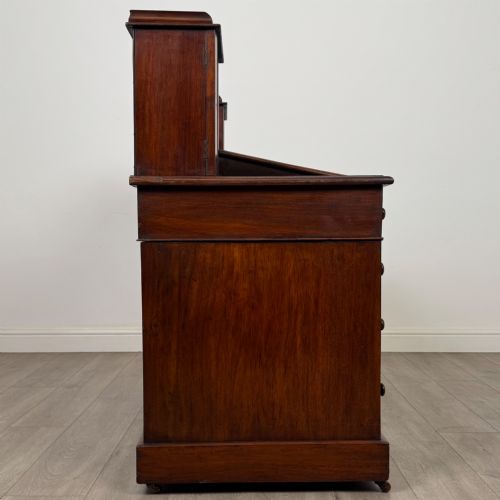 ANTIQUE 19TH CENTURY VICTORIAN DICKENS DESK IN MAHOGANY - ADDITIONAL PHOTO 7