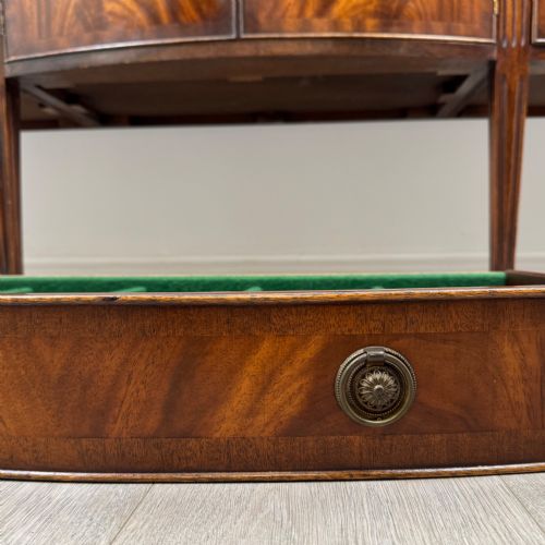 ANTIQUE 20TH CENTURY BOW FRONT SIDEBOARD IN MAHOGANY - ADDITIONAL PHOTO 11