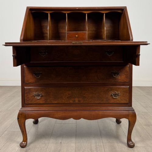 ANTIQUE 20TH CENTURY BUREAU IN BURR WALNUT - ADDITIONAL PHOTO 1