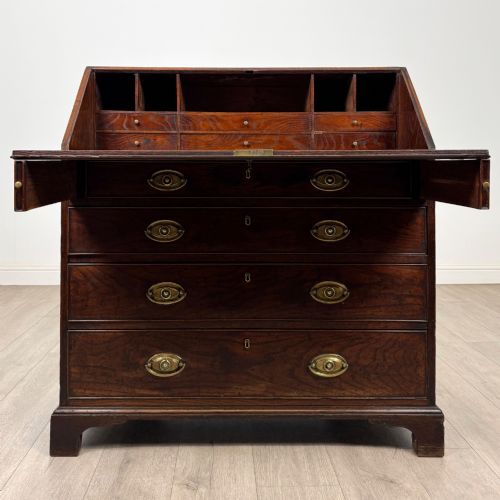 ANTIQUE 18TH CENTURY GEORGIAN OAK BUREAU - ADDITIONAL PHOTO 1