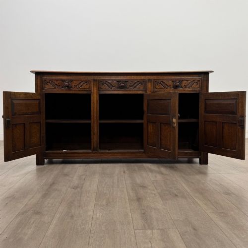 ANTIQUE 20TH CENTURY JACOBEAN STYLE SIDEBOARD IN OAK - ADDITIONAL PHOTO 1