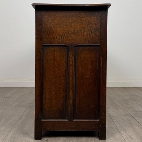 ANTIQUE 20TH CENTURY JACOBEAN STYLE SIDEBOARD IN OAK - ADDITIONAL PHOTO 3