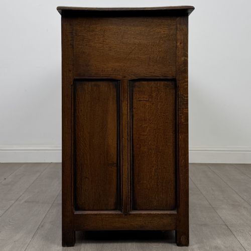 ANTIQUE 20TH CENTURY JACOBEAN STYLE SIDEBOARD IN OAK - ADDITIONAL PHOTO 7