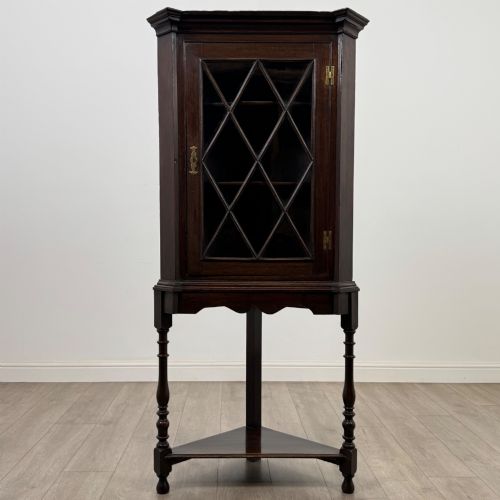 antique 19th century small victorian corner cabinet in oak - CATEGORY: ANTIQUE CABINETS - DATED VICTORIAN