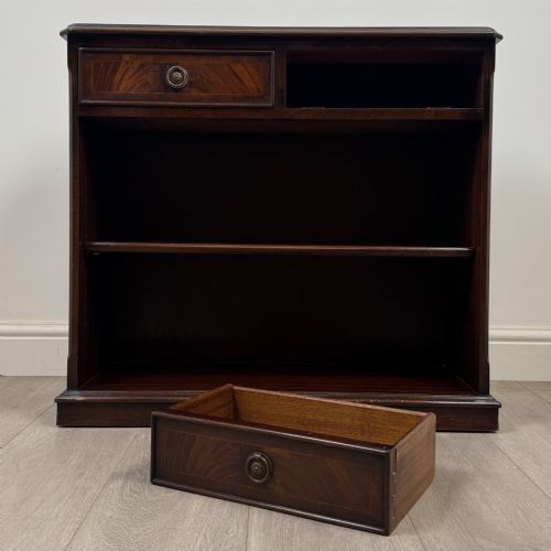 ANTIQUE 20TH CENTURY SMALL OPEN BOOKCASE IN MAHOGANY - ADDITIONAL PHOTO 10