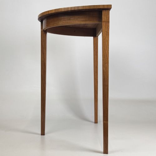 ANTIQUE 20TH CENTURY DEMI LUNE SIDE TABLE IN MAHOGANY - ADDITIONAL PHOTO 2