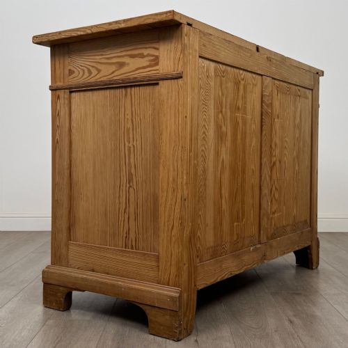 ANTIQUE 20TH CENTURY EDWARDIAN PITCH PINE CUPBOARD - ADDITIONAL PHOTO 4