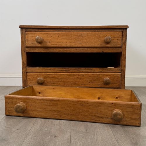 ANTIQUE 20TH CENTURY LOW CHEST OF DRAWERS IN OAK - ADDITIONAL PHOTO 9
