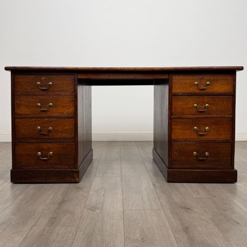 antique 19th century large victorian pedestal desk in oak - CATEGORY: ANTIQUE DESKS - DATED VICTORIAN