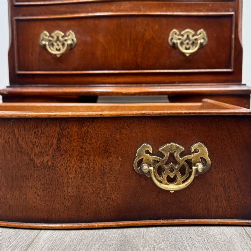 ANTIQUE 20TH CENTURY SMALL CHEST OF DRAWERS IN MAHOGANY - ADDITIONAL PHOTO 10