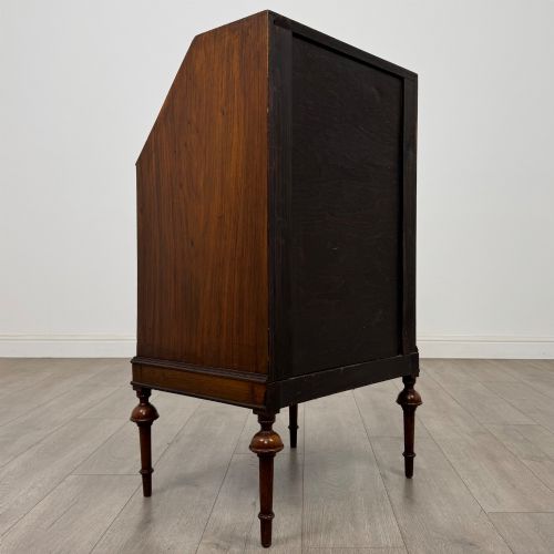 ANTIQUE 20TH CENTURY FIGURED WALNUT BUREAU - ADDITIONAL PHOTO 4