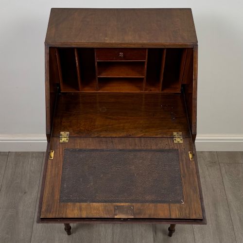 ANTIQUE 20TH CENTURY FIGURED WALNUT BUREAU - ADDITIONAL PHOTO 10
