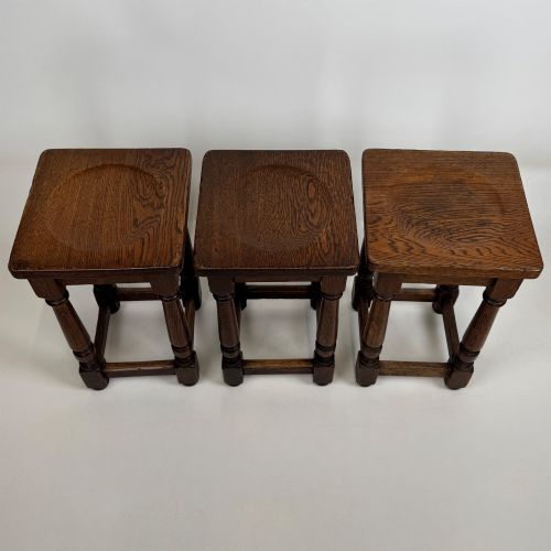 ANTIQUE 20TH CENTURY EDWARDIAN SET OF 3 OAK STOOLS - ADDITIONAL PHOTO 9
