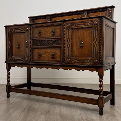 ANTIQUE 20TH CENTURY JACOBEAN STYLE SIDEBOARD IN OAK - ADDITIONAL PHOTO 2