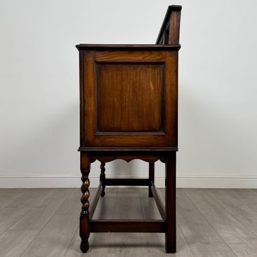 ANTIQUE 20TH CENTURY JACOBEAN STYLE SIDEBOARD IN OAK - ADDITIONAL PHOTO 3