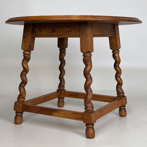 ANTIQUE 20TH CENTURY ROUND EDWARDIAN COFFEE TABLE IN OAK - ADDITIONAL PHOTO 1