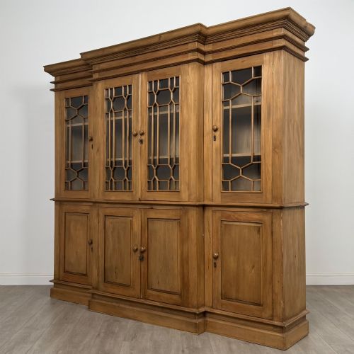 ANTIQUE 20TH CENTURY LARGE BREAKFRONT BOOKCASE IN PINE - ADDITIONAL PHOTO 2