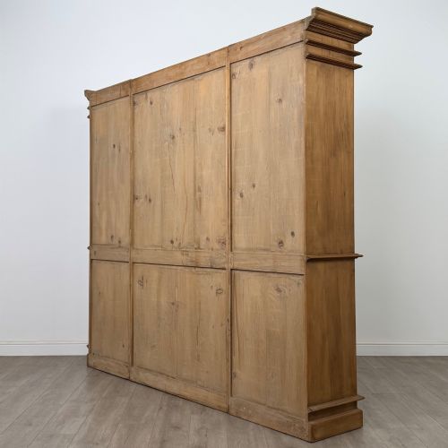 ANTIQUE 20TH CENTURY LARGE BREAKFRONT BOOKCASE IN PINE - ADDITIONAL PHOTO 6