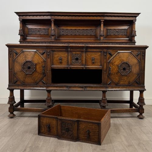 ANTIQUE 19TH CENTURY LARGE CARVED OAK SIDEBOARD OF FINE QUALITY - ADDITIONAL PHOTO 10