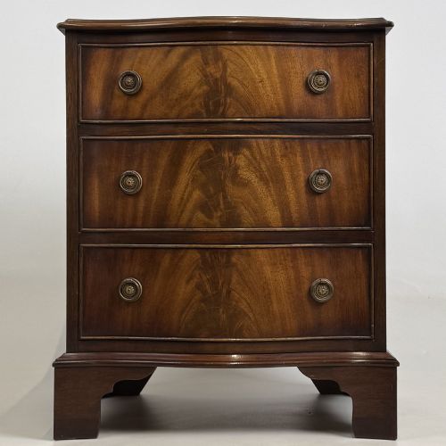 ANTIQUE 20TH CENTURY SMALL CHEST OF DRAWERS IN MAHOGANY