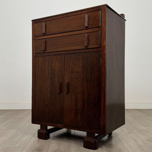 fig 2. Antique 20th Century Cupboard In Oak