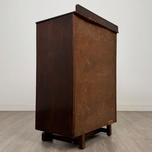 fig 4. Antique 20th Century Cupboard In Oak