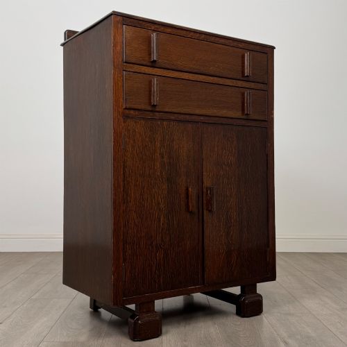 fig 8. Antique 20th Century Cupboard In Oak