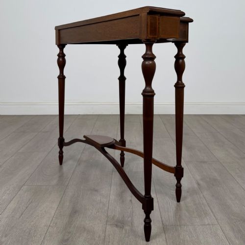 ANTIQUE 20TH CENTURY SERPENTINE SIDE TABLE IN MAHOGANY - ADDITIONAL PHOTO 6