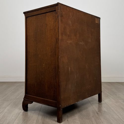 fig 4. Antique 20th Century Fitted Cupboard In Oak 