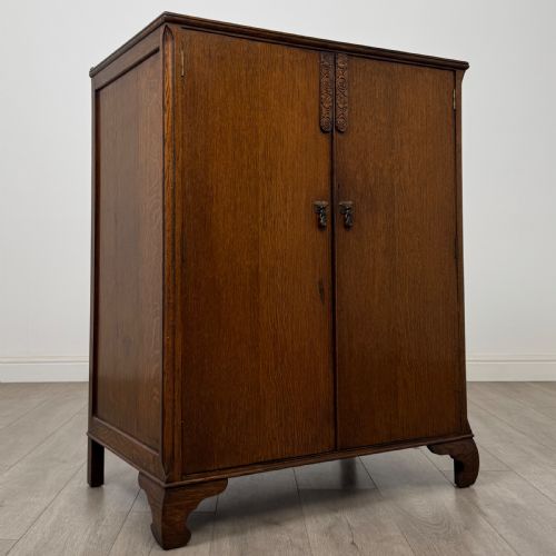 fig 8. Antique 20th Century Fitted Cupboard In Oak 