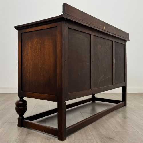 ANTIQUE 20TH CENTURY JACOBEAN STYLE SIDEBOARD IN OAK - ADDITIONAL PHOTO 4