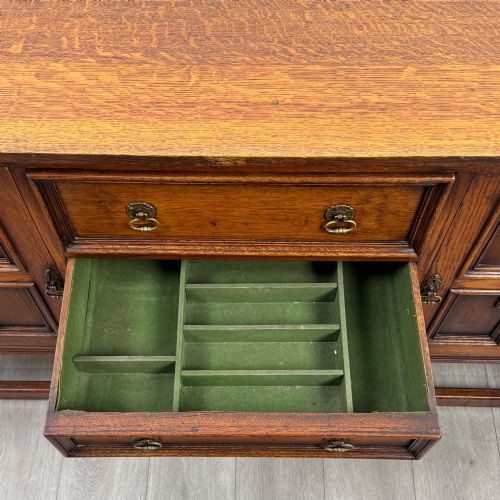 ANTIQUE 20TH CENTURY JACOBEAN STYLE SIDEBOARD IN OAK - ADDITIONAL PHOTO 12