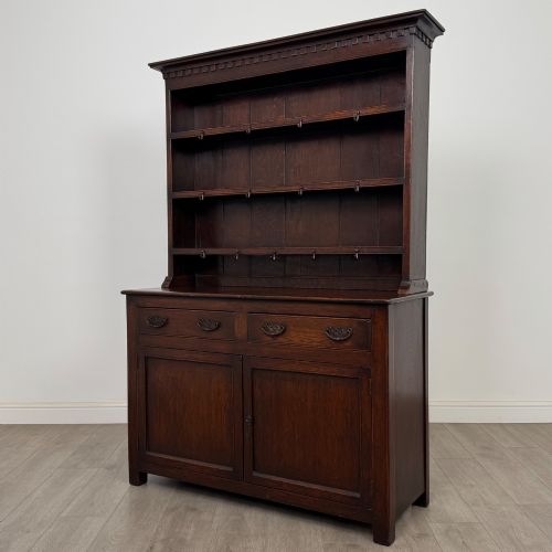 fig 2. Antique 20th Century Good Quality Welsh Dresser In Oak