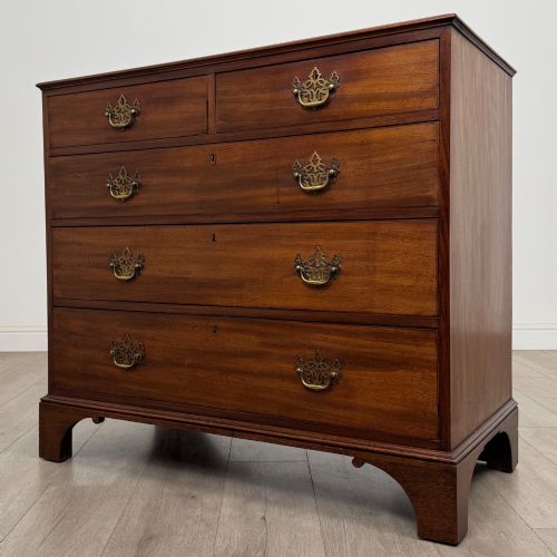 ANTIQUE 18TH CENTURY GEORGIAN CHEST OF DRAWERS IN MAHOGANY - ADDITIONAL PHOTO 1