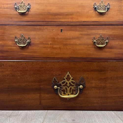 ANTIQUE 18TH CENTURY GEORGIAN CHEST OF DRAWERS IN MAHOGANY - ADDITIONAL PHOTO 10