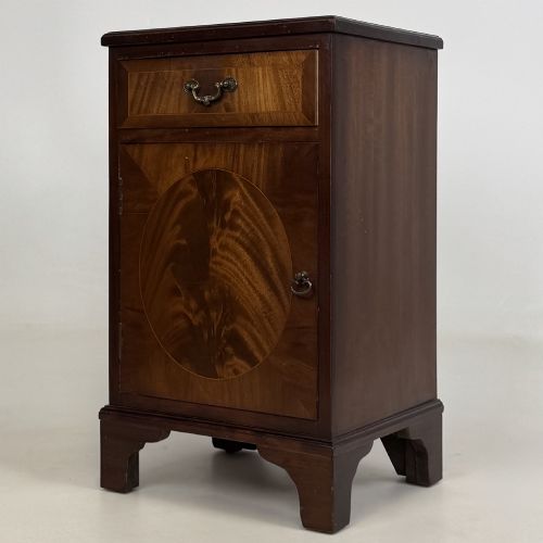 ANTIQUE 20TH CENTURY PAIR OF MAHOGANY BEDSIDE CABINETS - ADDITIONAL PHOTO 3