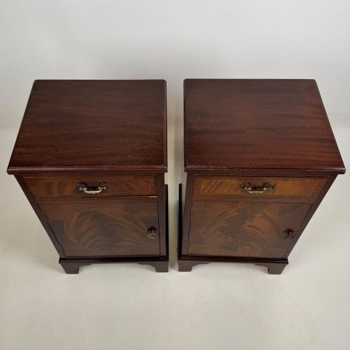 ANTIQUE 20TH CENTURY PAIR OF MAHOGANY BEDSIDE CABINETS - ADDITIONAL PHOTO 10