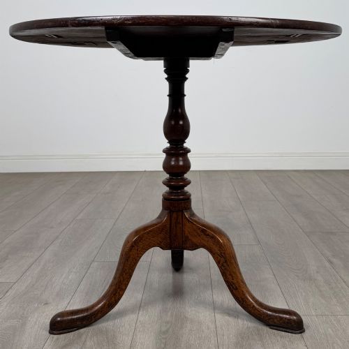ANTIQUE 18TH CENTURY GEORGIAN TILT TOP TABLE IN GOLDEN OAK - ADDITIONAL PHOTO 1