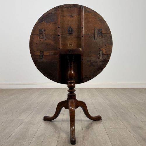 ANTIQUE 18TH CENTURY GEORGIAN TILT TOP TABLE IN GOLDEN OAK - ADDITIONAL PHOTO 3
