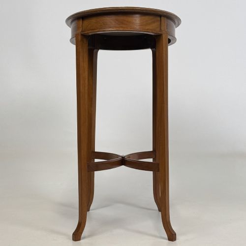 ANTIQUE 20TH CENTURY OVAL SIDE TABLE IN MAHOGANY - ADDITIONAL PHOTO 2