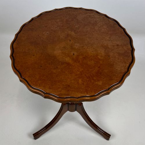 ANTIQUE 20TH CENTURY SMALL SIDE TABLE IN BURR WALNUT - ADDITIONAL PHOTO 2