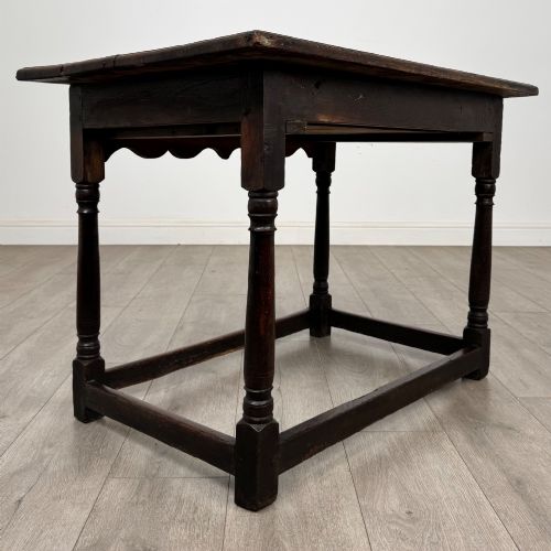 ANTIQUE 18TH CENTURY GEORGIAN SIDE TABLE IN OAK - ADDITIONAL PHOTO 3