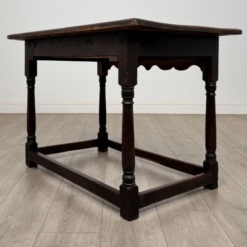 ANTIQUE 18TH CENTURY GEORGIAN SIDE TABLE IN OAK - ADDITIONAL PHOTO 5