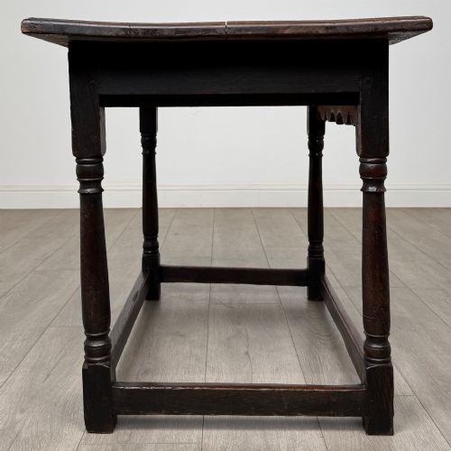 ANTIQUE 18TH CENTURY GEORGIAN SIDE TABLE IN OAK - ADDITIONAL PHOTO 6
