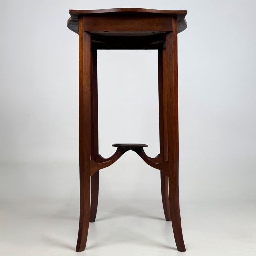 ANTIQUE 20TH CENTURY EDWARDIAN SIDE TABLE IN MAHOGANY