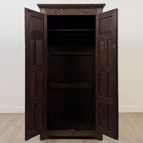 ANTIQUE 20TH CENTURY FINE QUALITY SMALL OAK WARDROBE - ADDITIONAL PHOTO 1