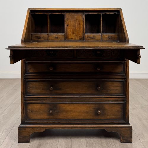 ANTIQUE 20TH CENTURY JACOBEAN STYLE BUREAU IN OAK - ADDITIONAL PHOTO 1