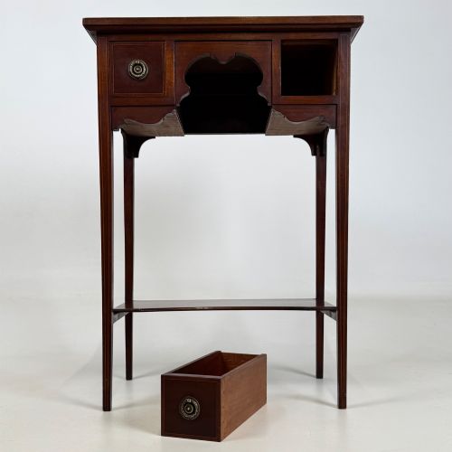 ANTIQUE 20TH CENTURY EDWARDIAN SIDE TABLE IN MAHOGANY - ADDITIONAL PHOTO 9