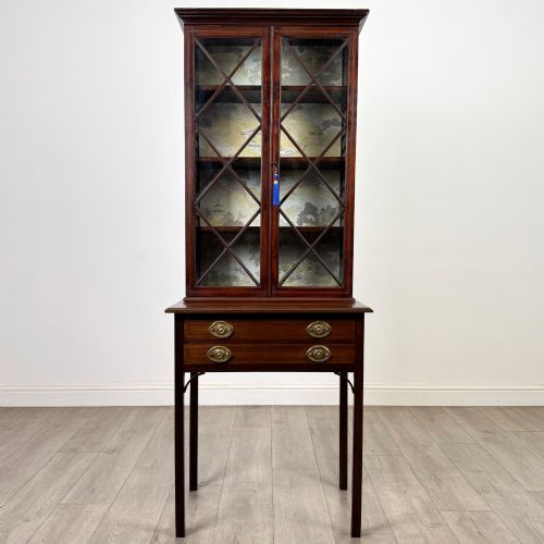 ANTIQUE 18TH CENTURY GEORGIAN DISPLAY CABINET IN MAHOGANY